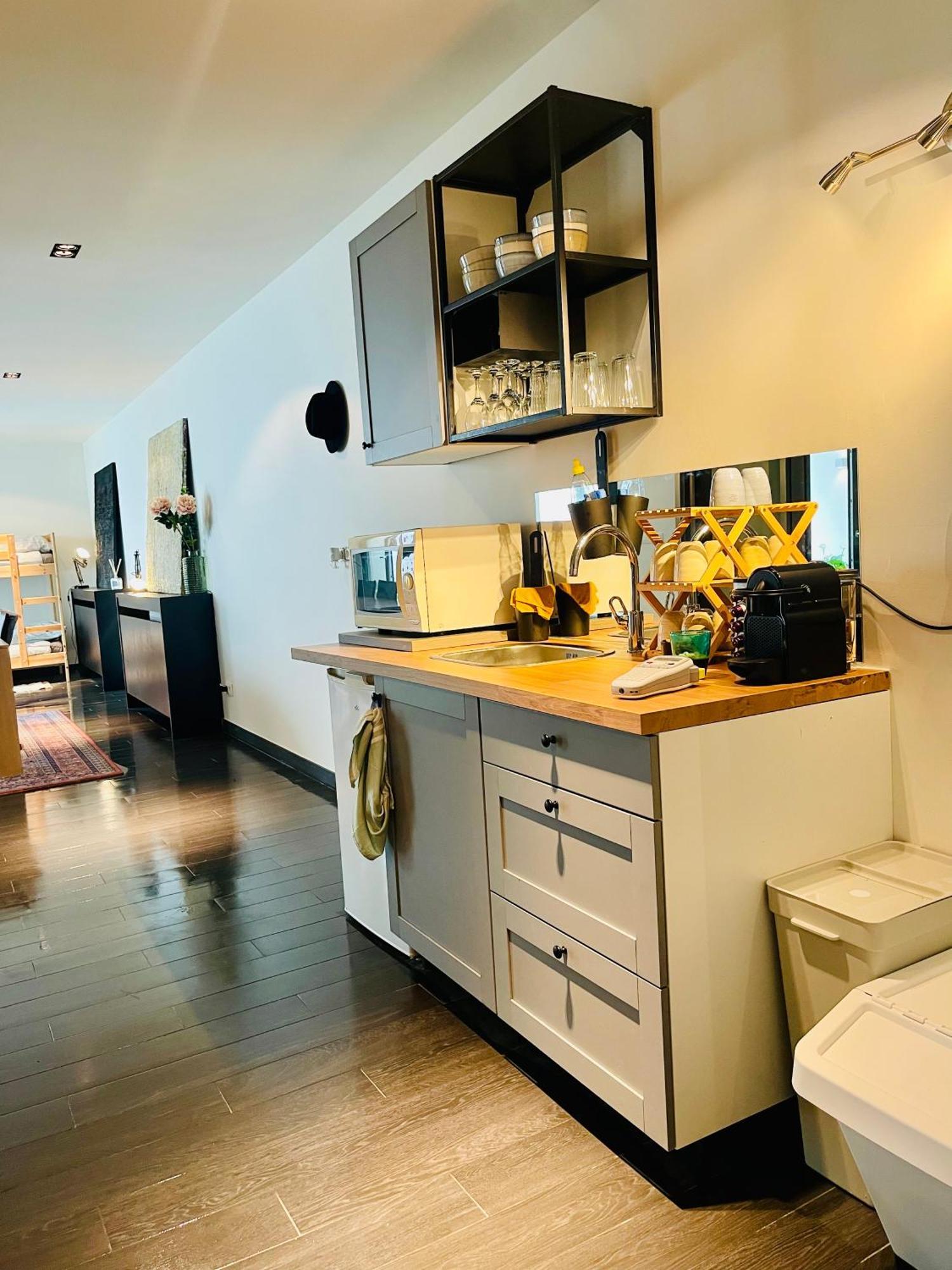 Down Town Spacious Loft Retreat With Private Parking Bruksela Zewnętrze zdjęcie