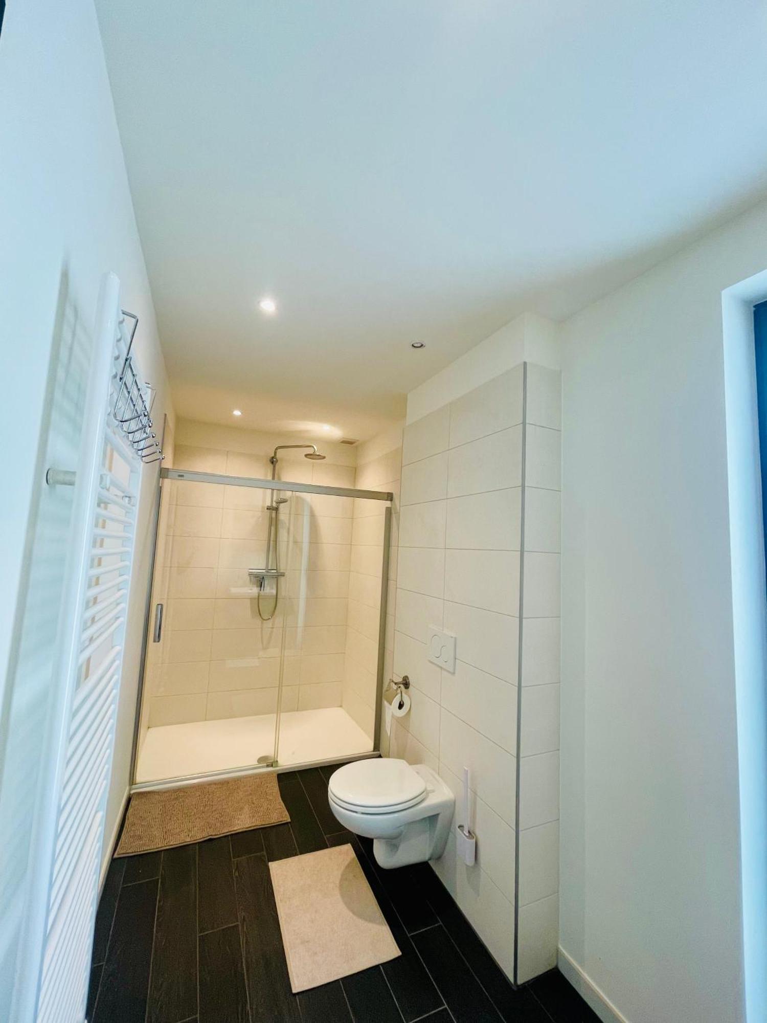 Down Town Spacious Loft Retreat With Private Parking Bruksela Zewnętrze zdjęcie