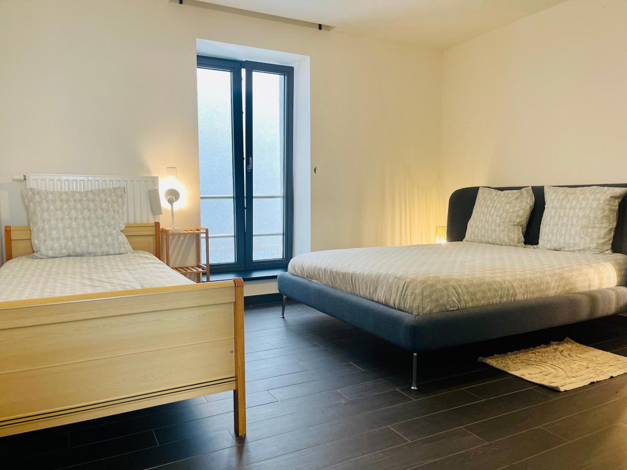 Down Town Spacious Loft Retreat With Private Parking Bruksela Zewnętrze zdjęcie